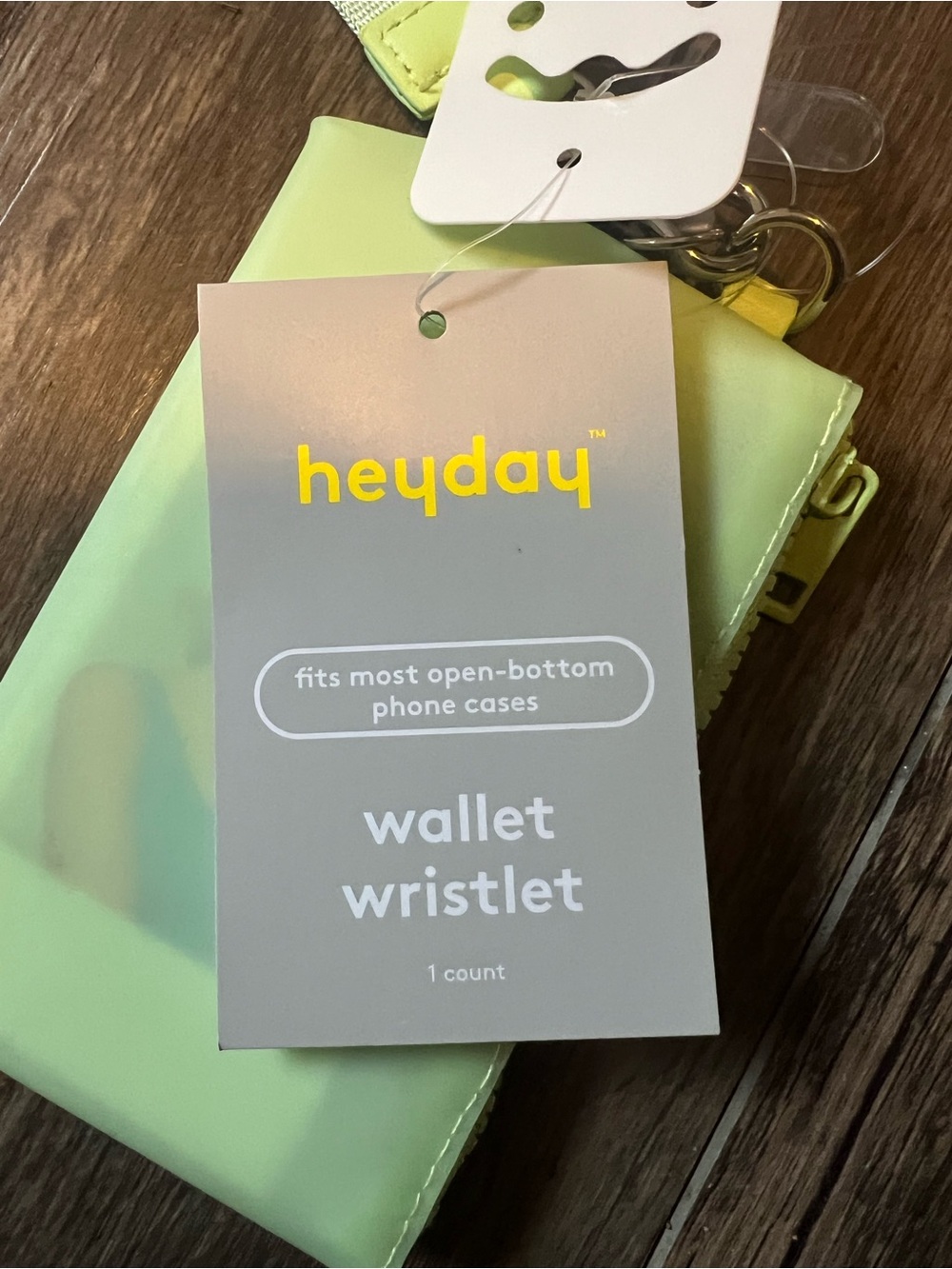 heyday Wallet Wristlet in Pale Lime Green